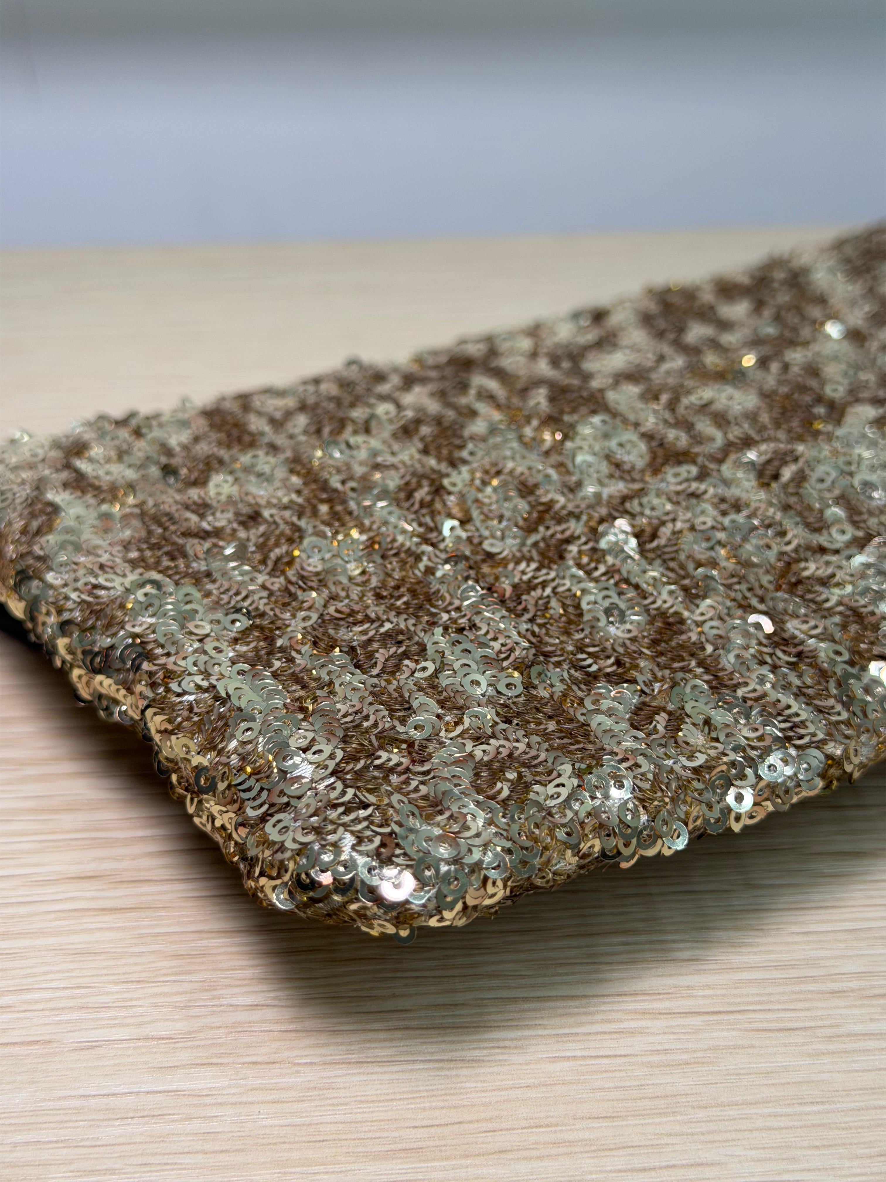 Pochette con Catena Jimmy Choo Rivestita in Paillettes Dorate e Rifinita in Pelle Nera