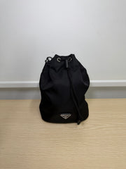 Pochette Prada a Sacca in Nylon Nero
