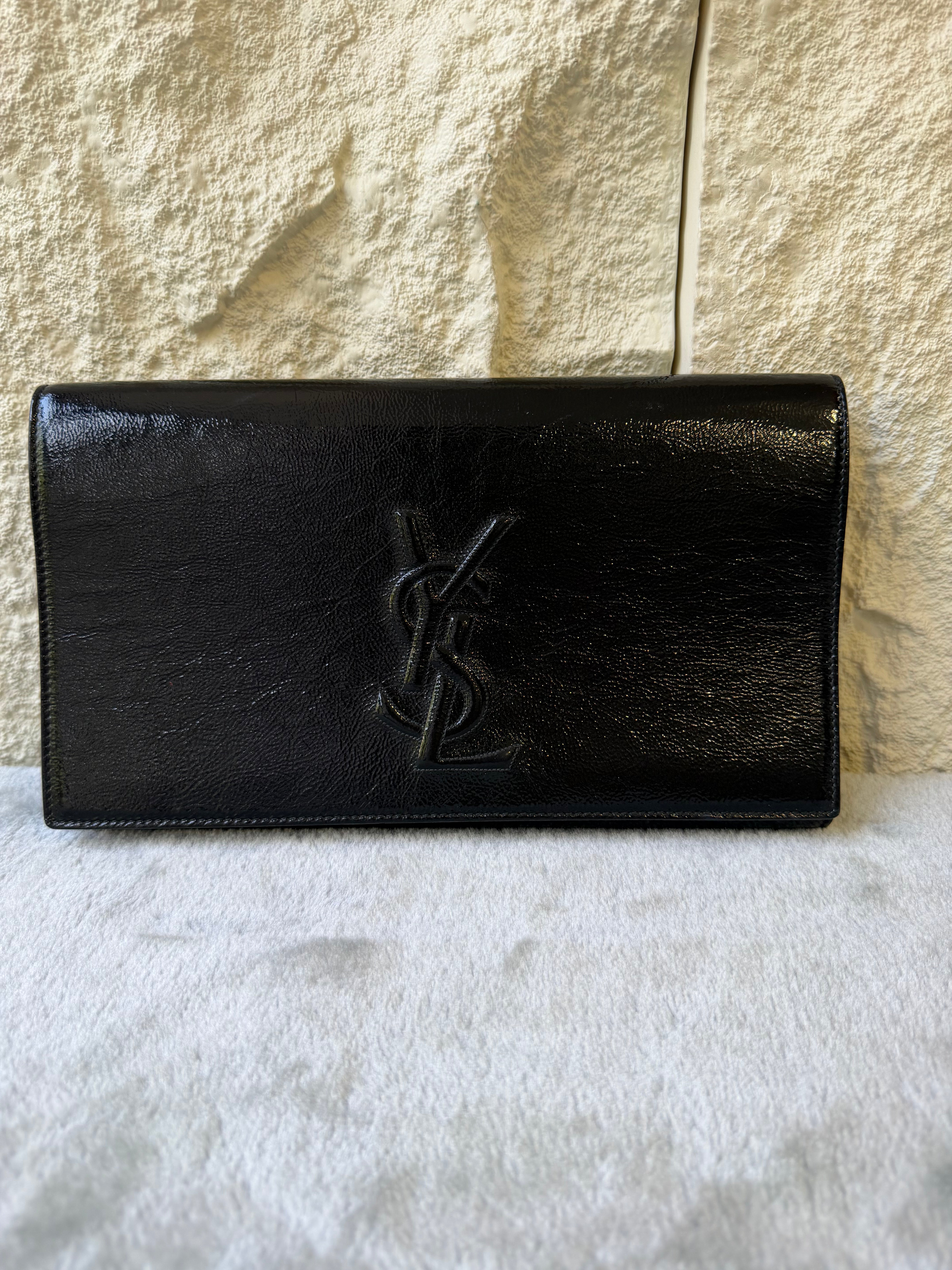 Pochette Saint Laurent Belle de Jour in Vernice