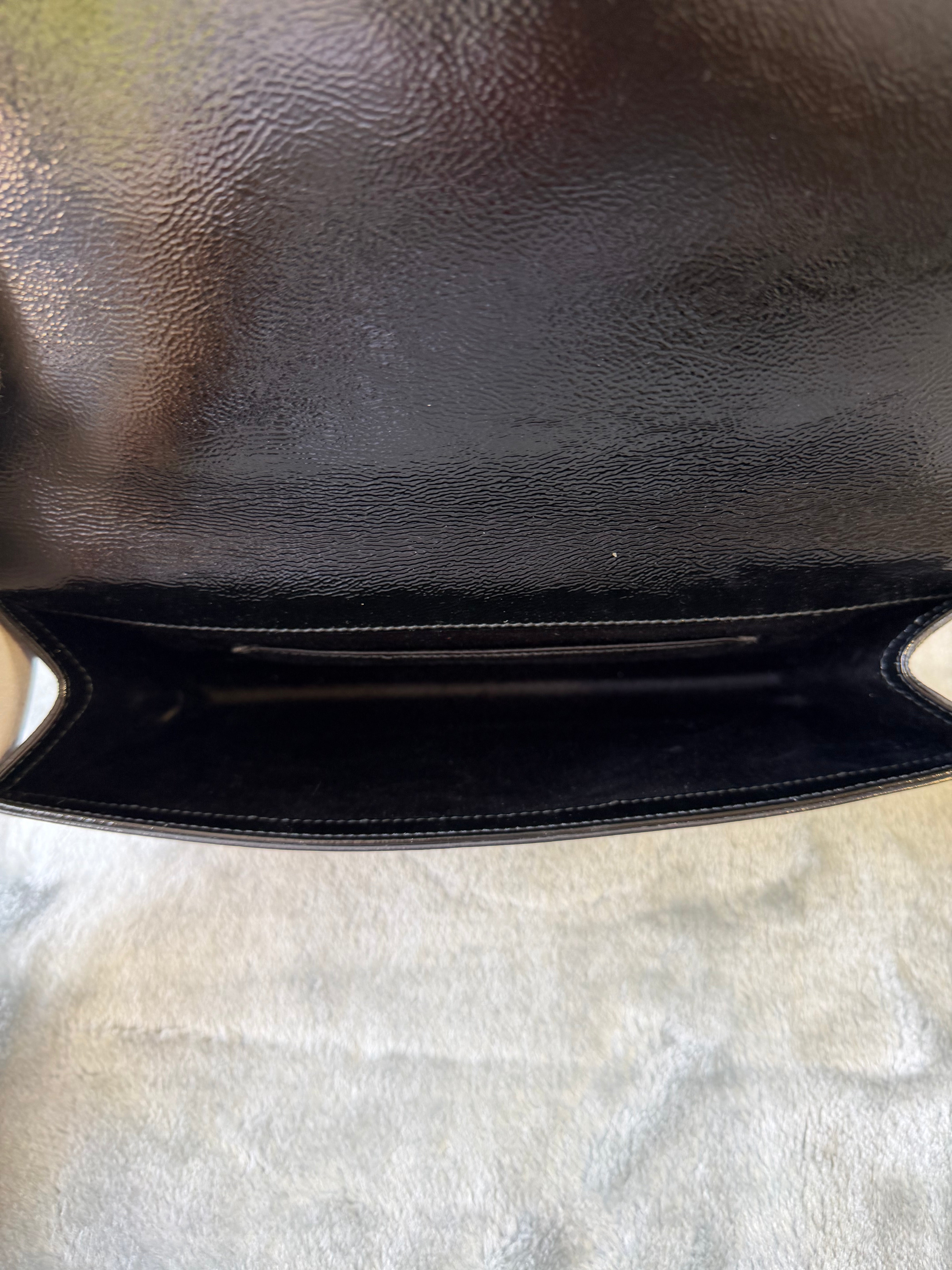 Pochette Saint Laurent Belle de Jour in Vernice