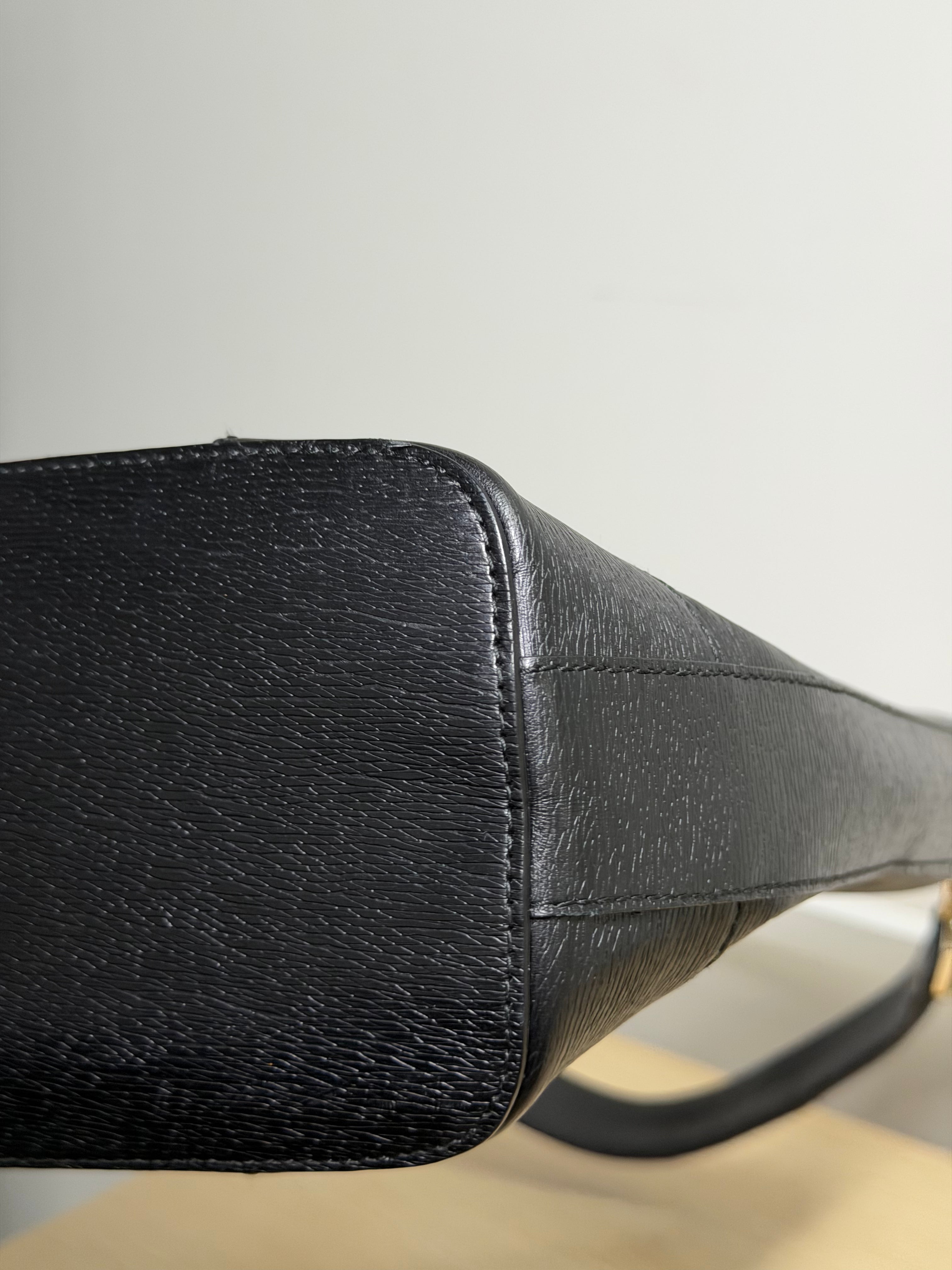Borsa a Spalla Vintage in Pelle Nera di Gucci