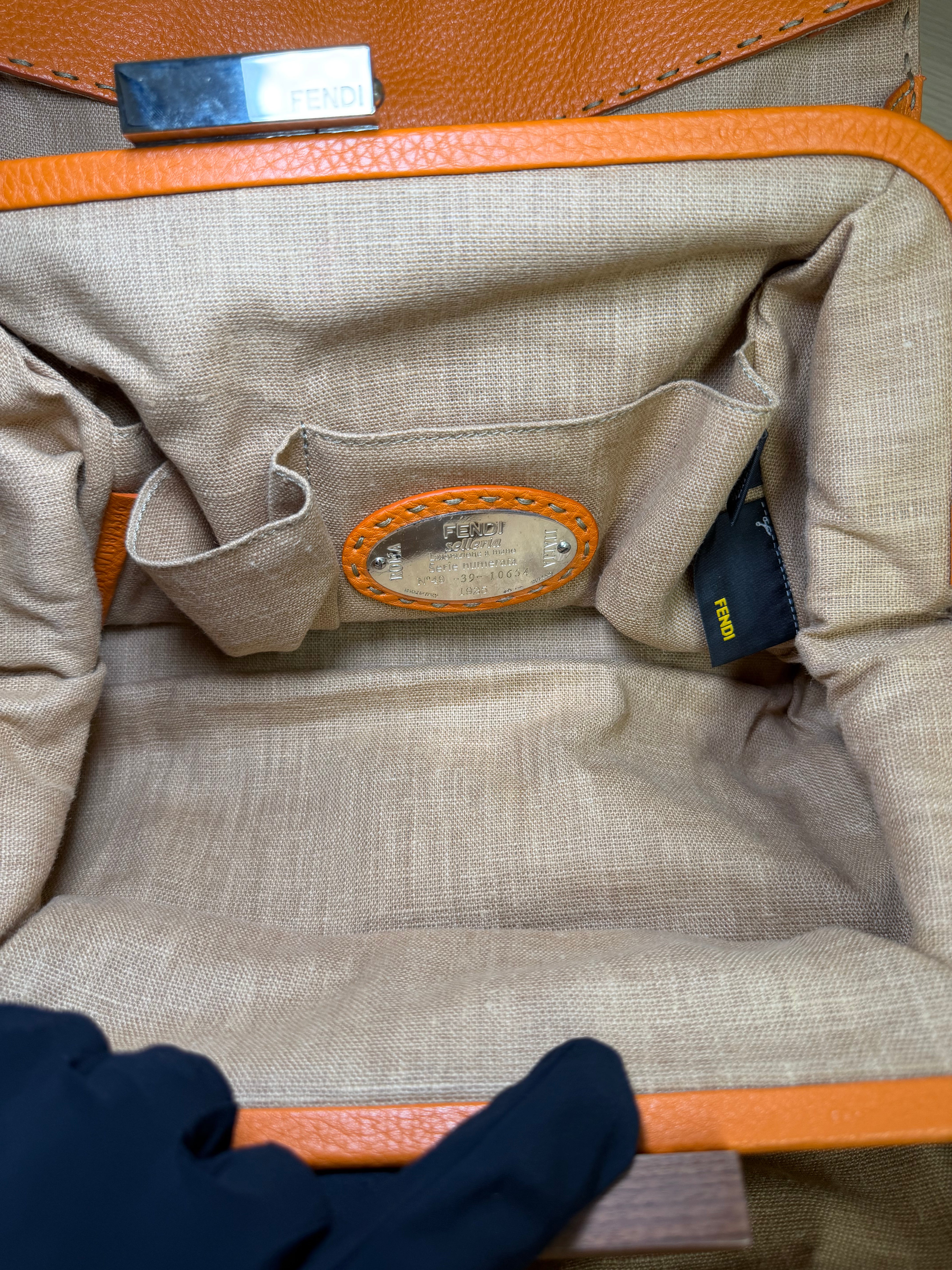 Borsa a Mano Fendi Selleria in Pelle Martellata Color Arancione