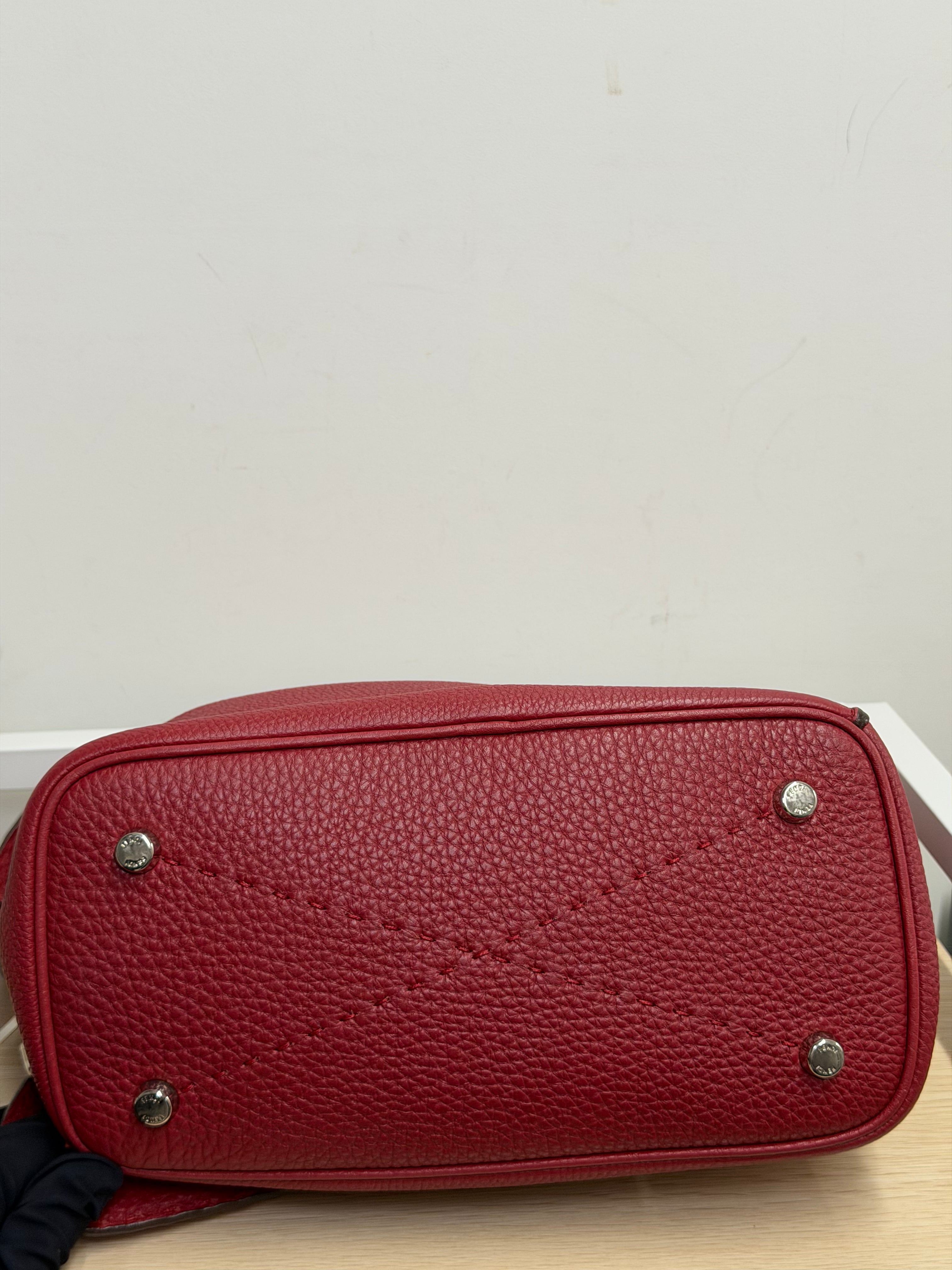 Borsa a Secchiello Fendi Selleria Anna in Pelle Rossa