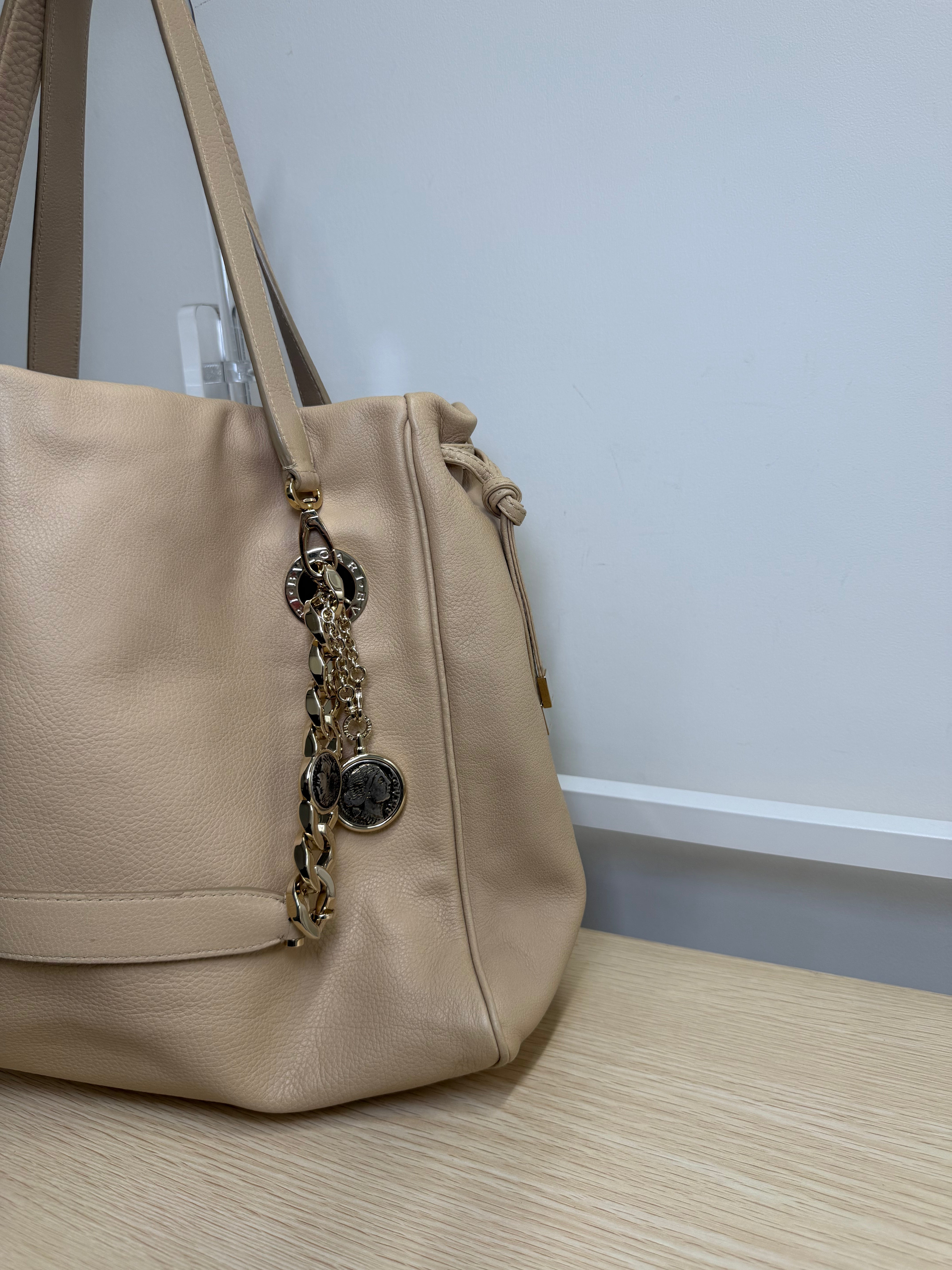 Borsa Tote Bulgari Monete in Pelle Beige