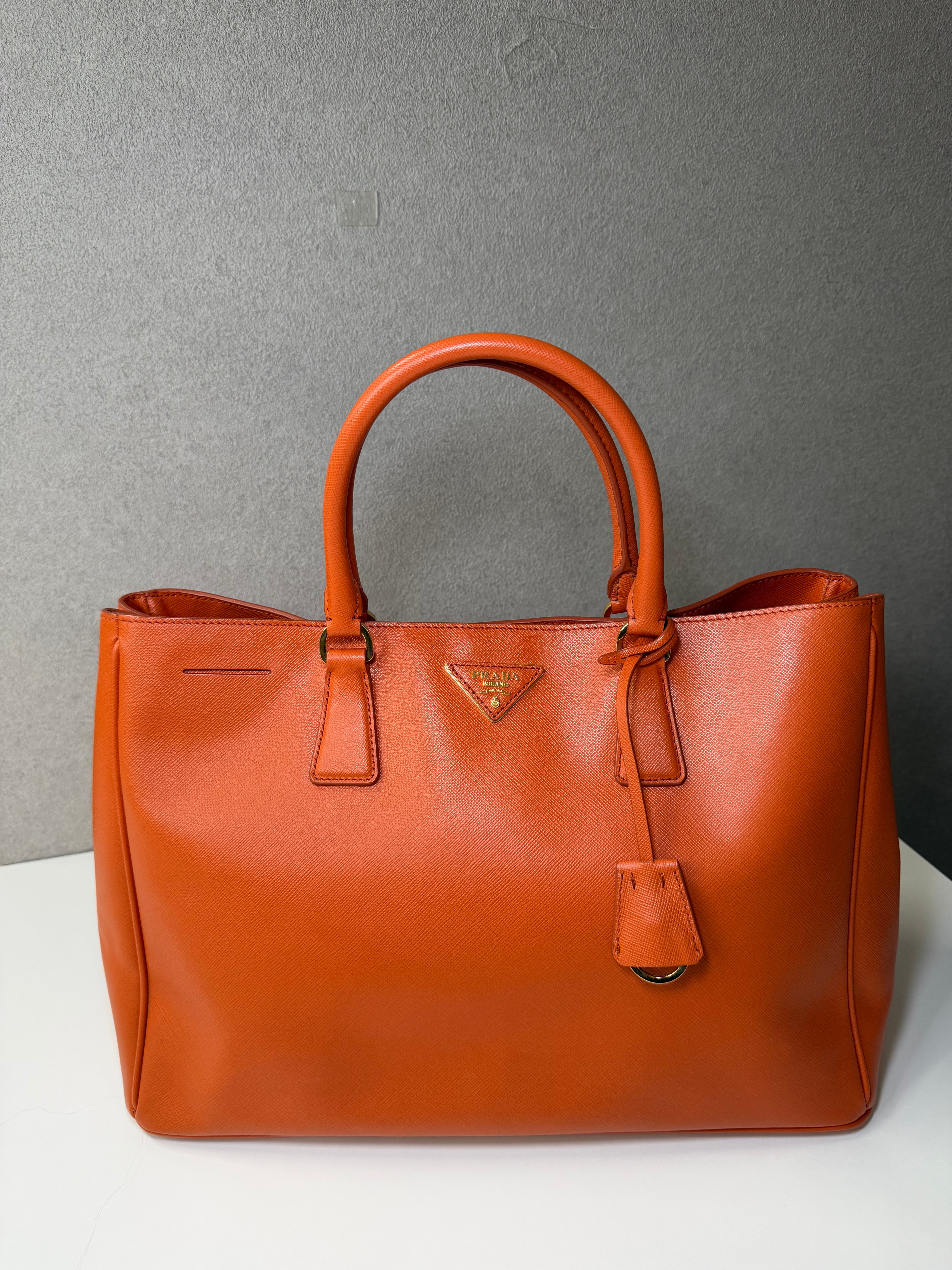 Borsa Tote Prada in Pelle Saffiano Arancione