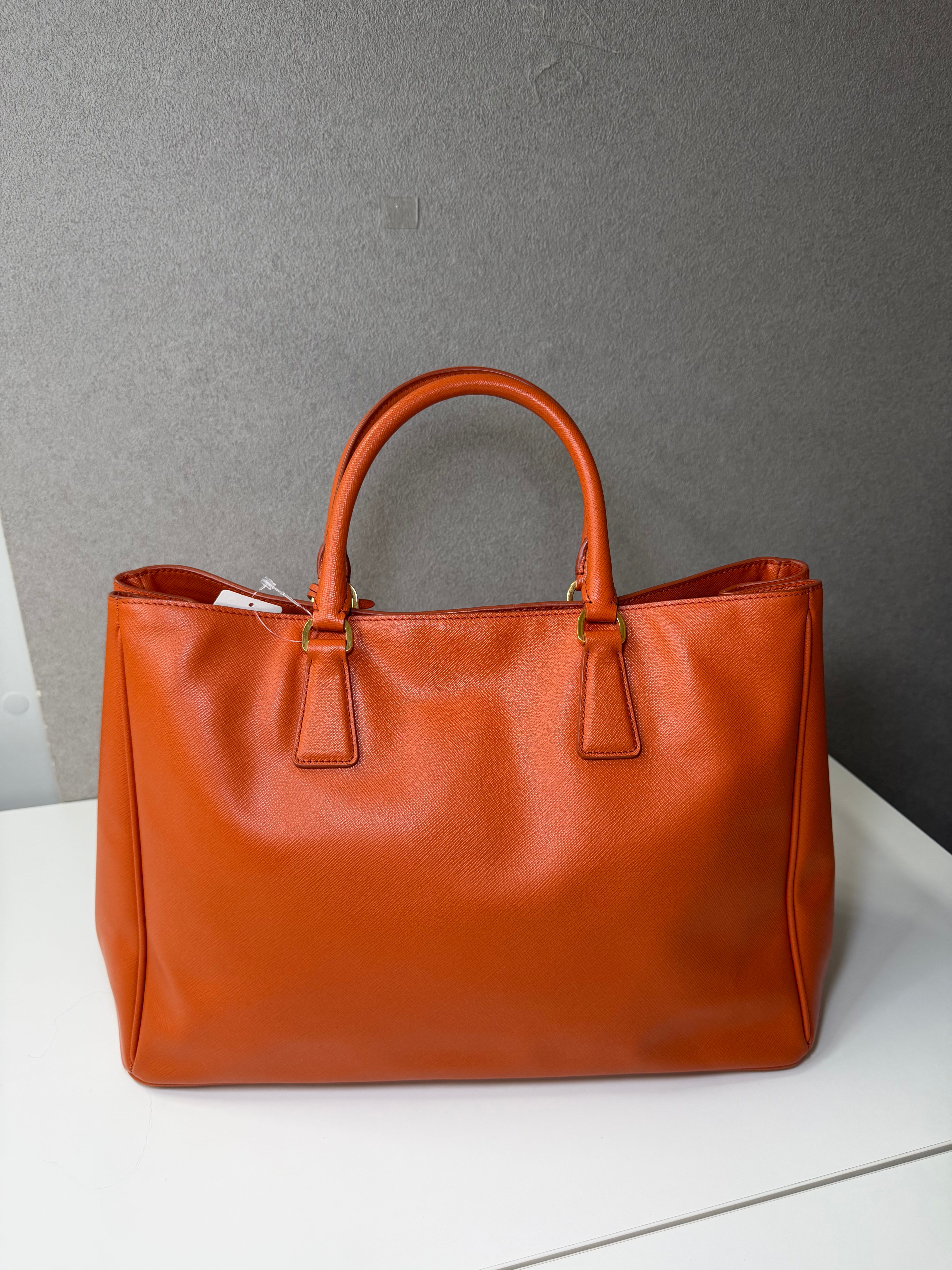 Borsa Tote Prada in Pelle Saffiano Arancione