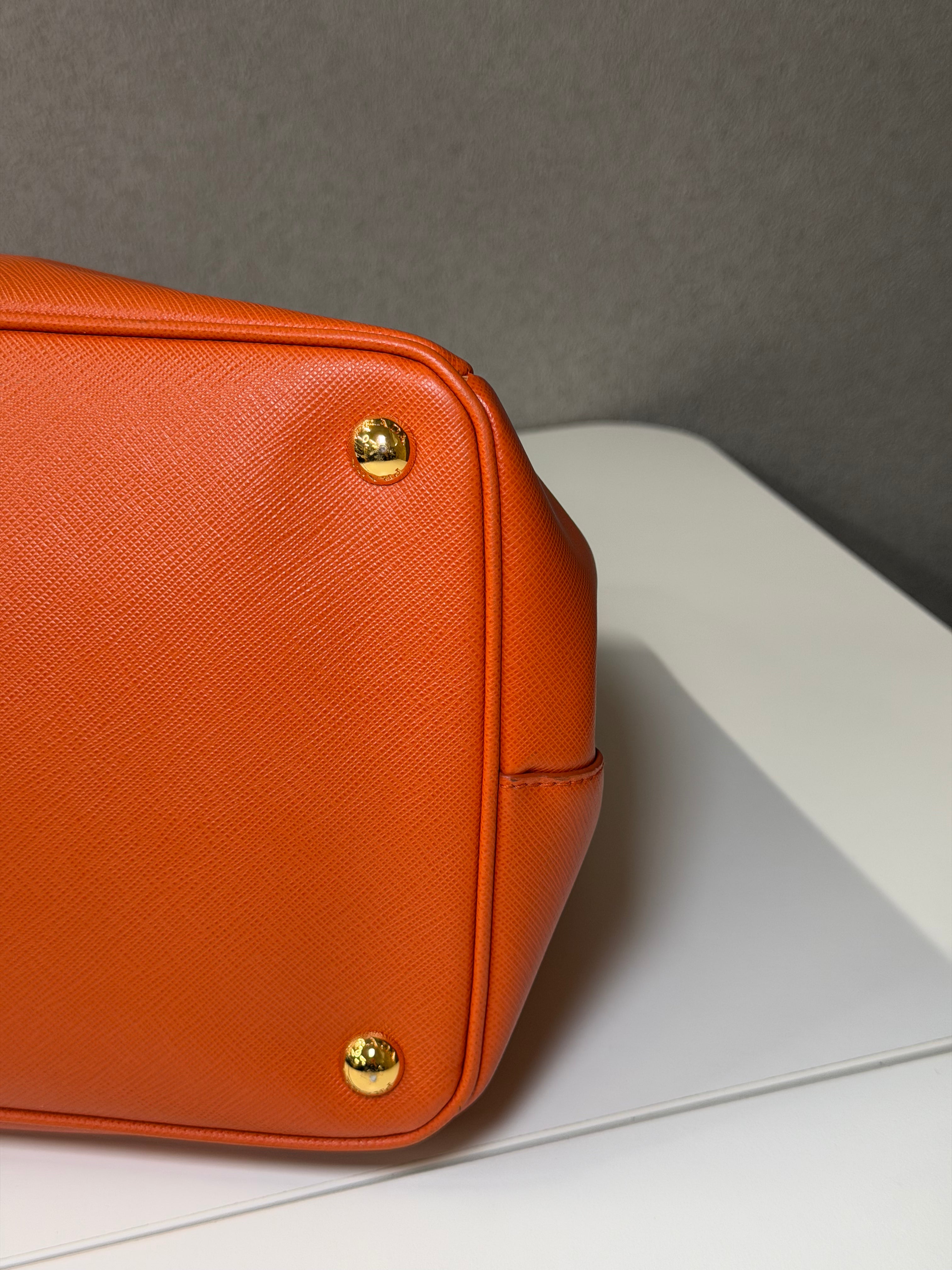 Borsa Tote Prada in Pelle Saffiano Arancione
