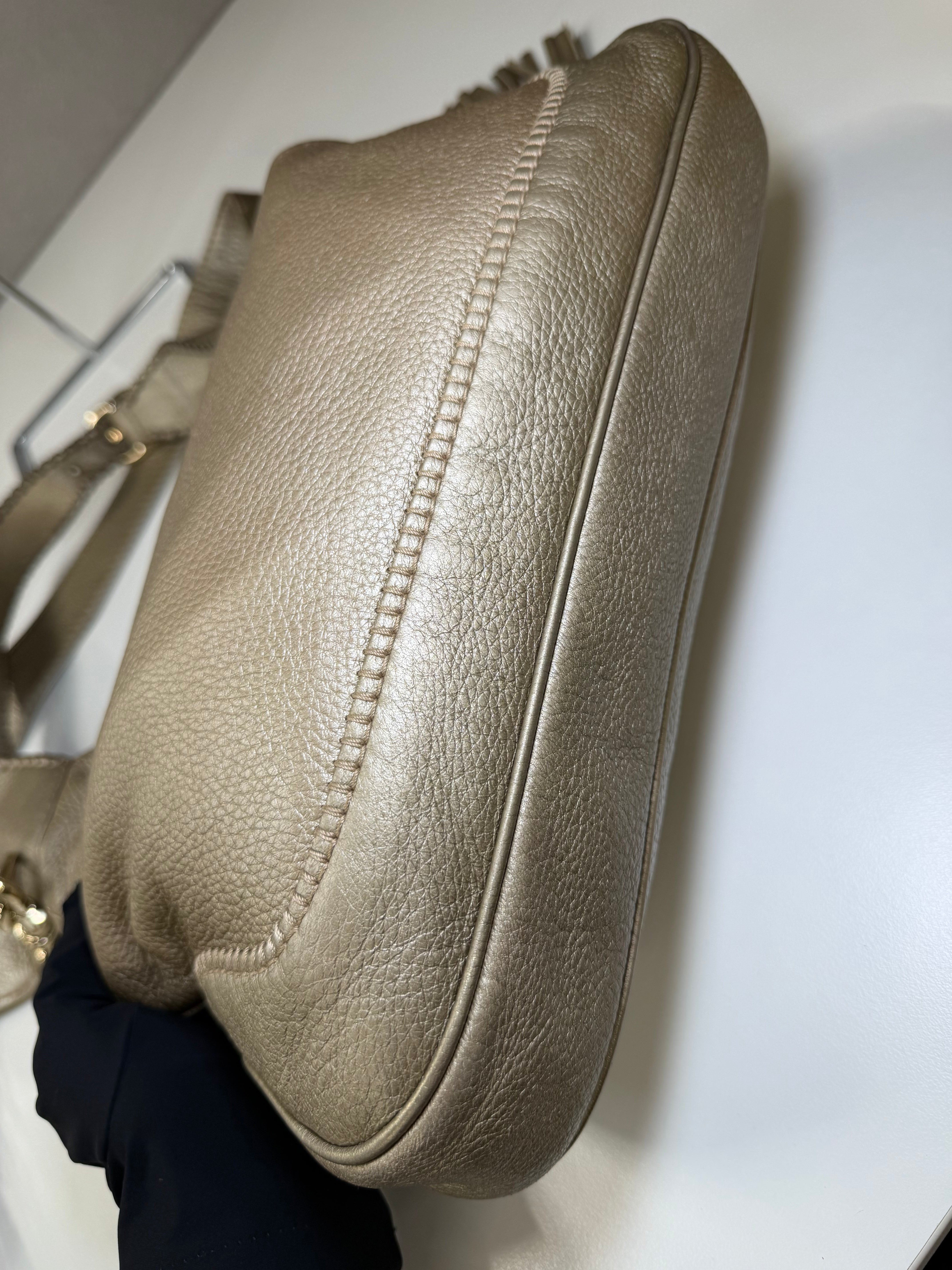 Borsa a Tracolla Gucci New Jackie in Pelle Martellata Color Oro Metallizzata