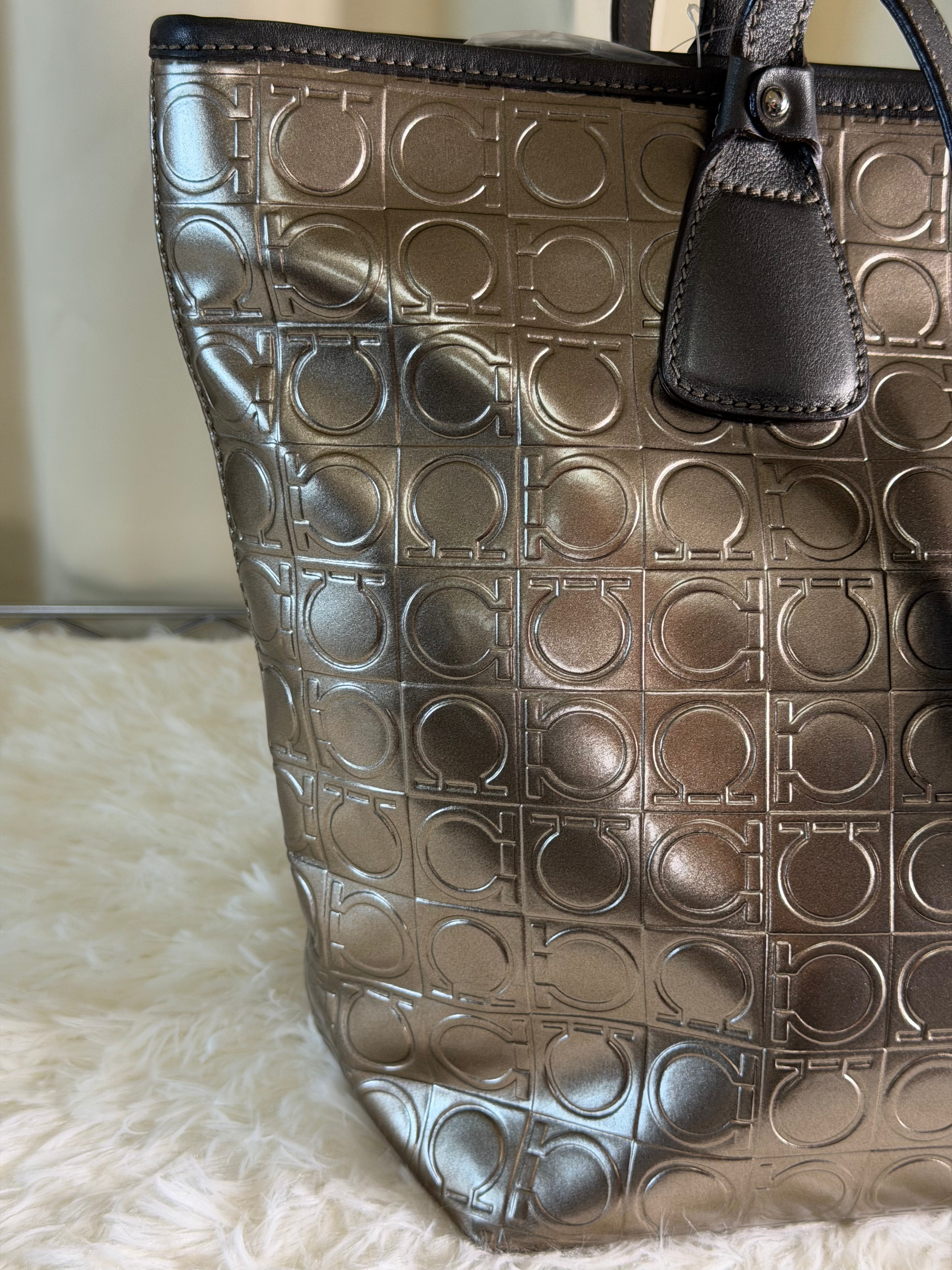 Borsa Tote Salvatore Ferragamo in Pelle Metallizzata