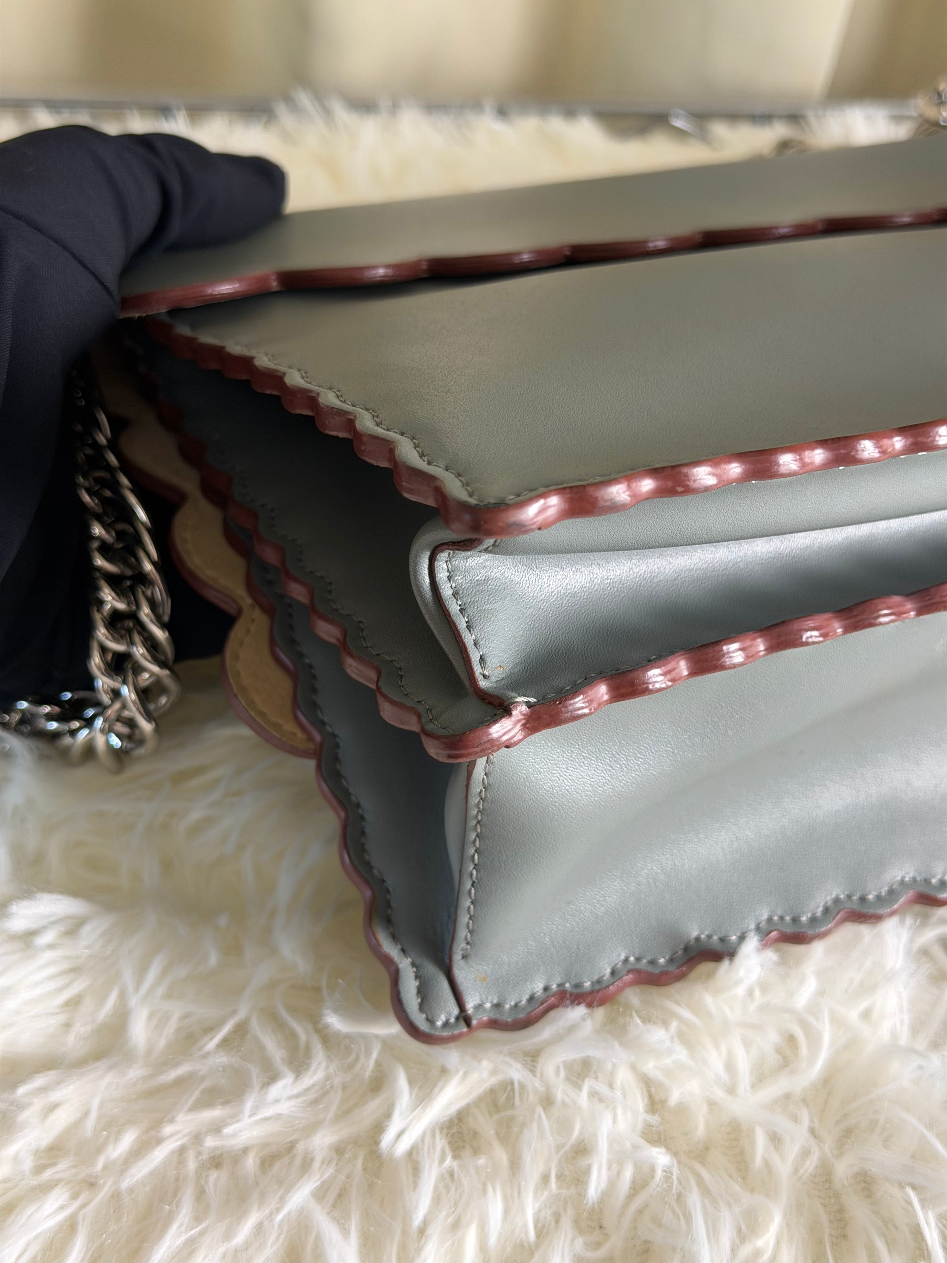 Borsa a Spalla Fendi Kan I in Pelle Grigia