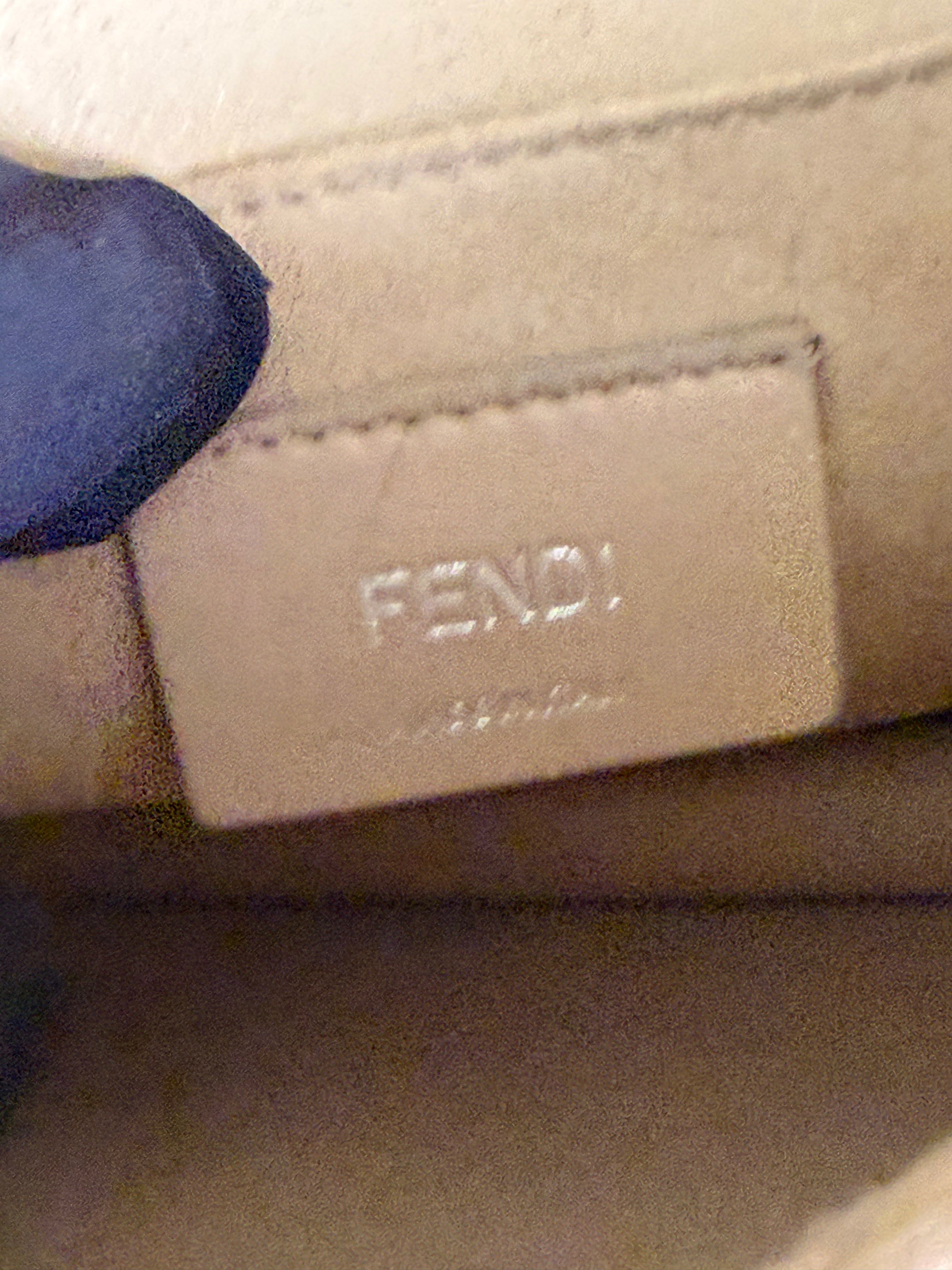 Borsa a Spalla Fendi Kan I in Pelle Grigia