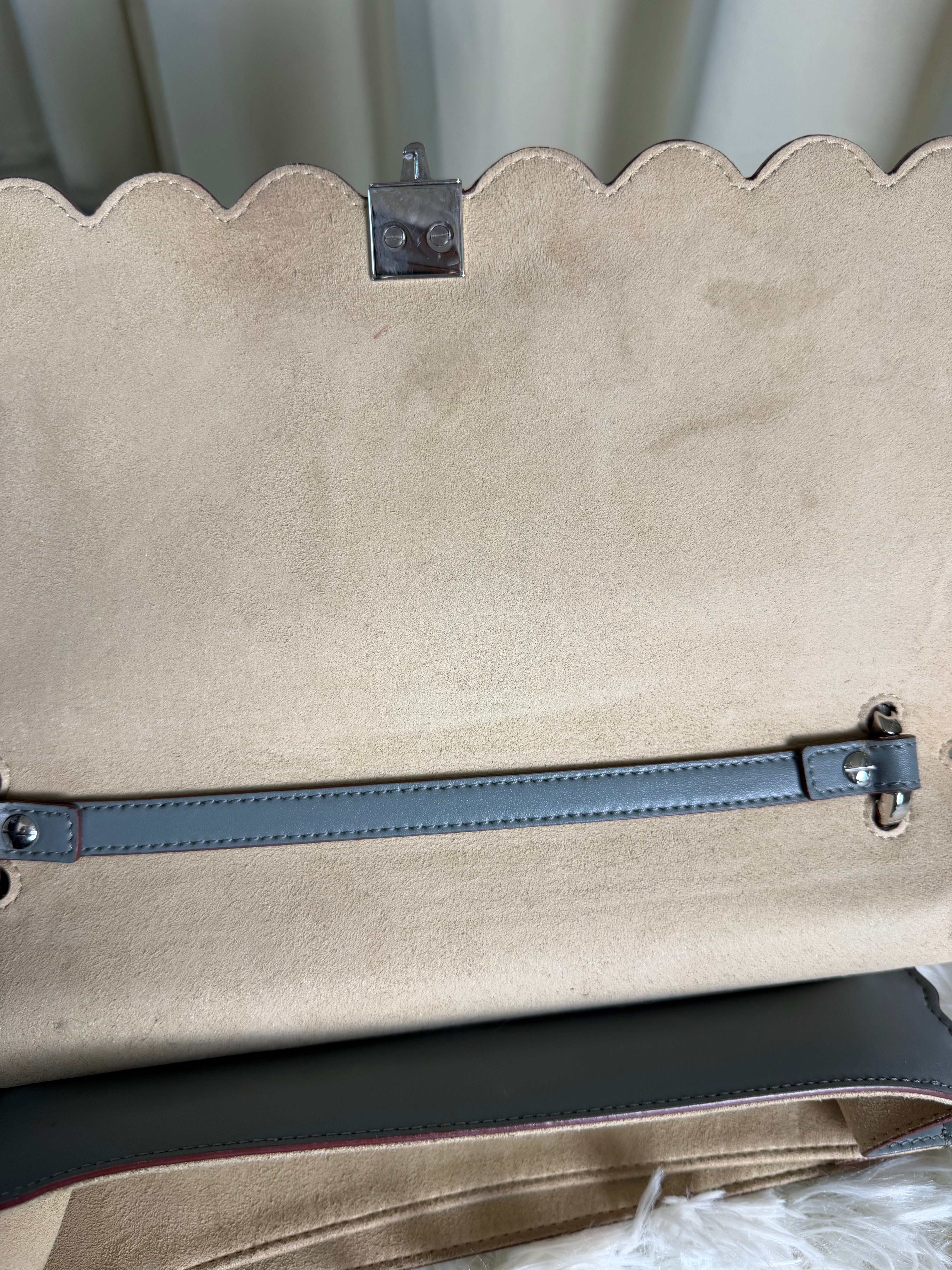 Borsa a Spalla Fendi Kan I in Pelle Grigia