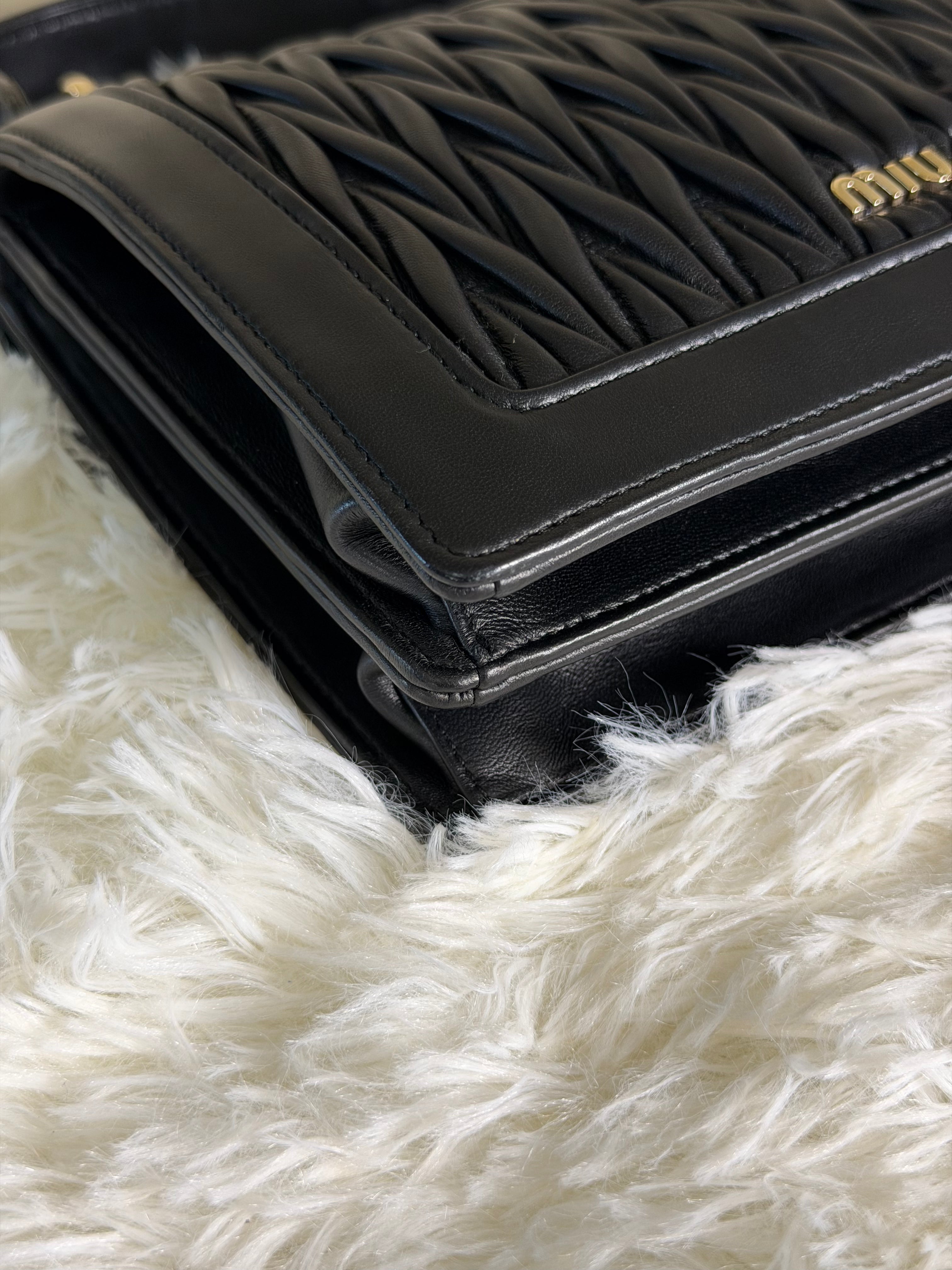 Borsa Miu Miu Confidential in Pelle Nera