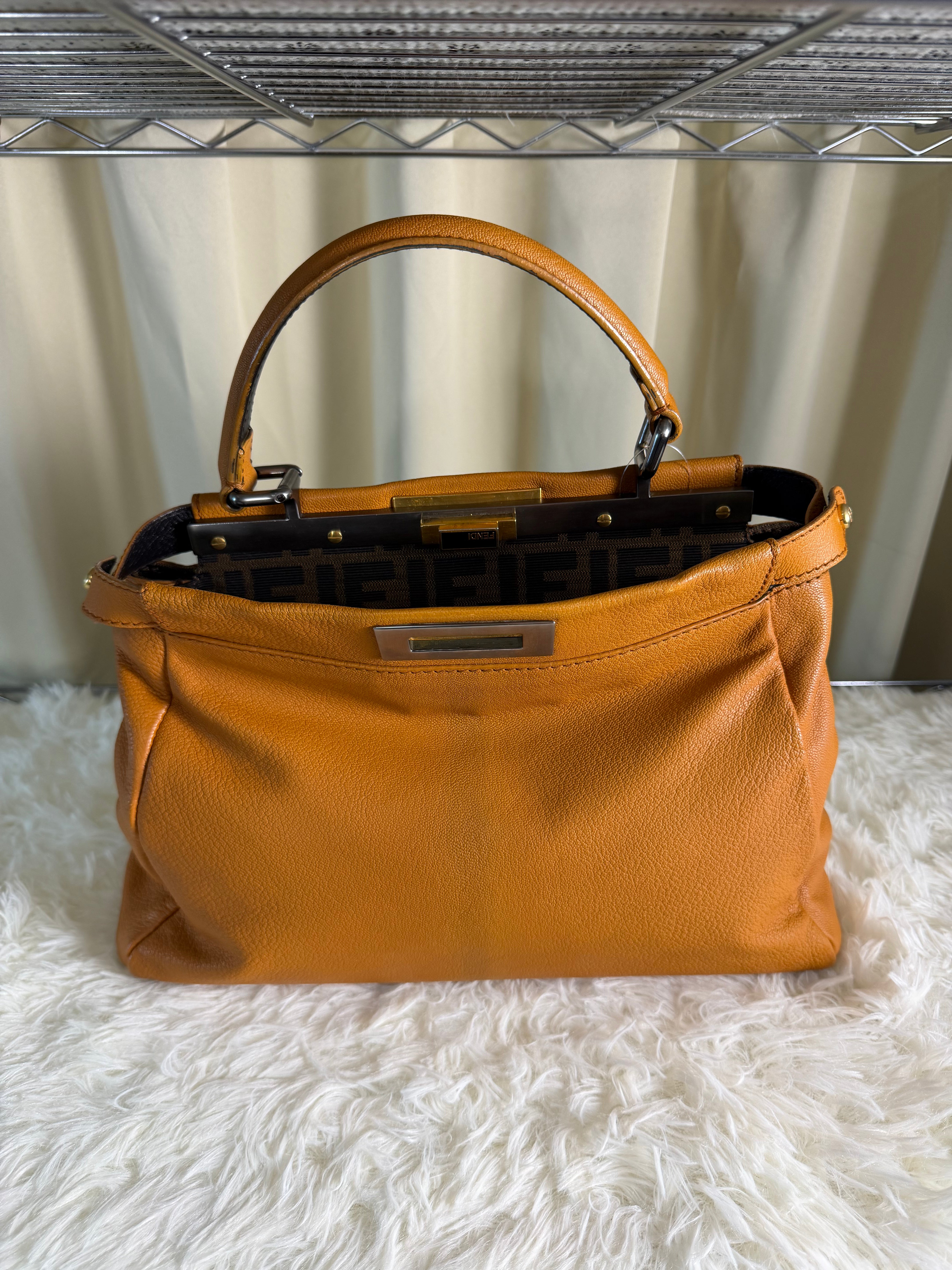 Borsa Fendi Peekaboo