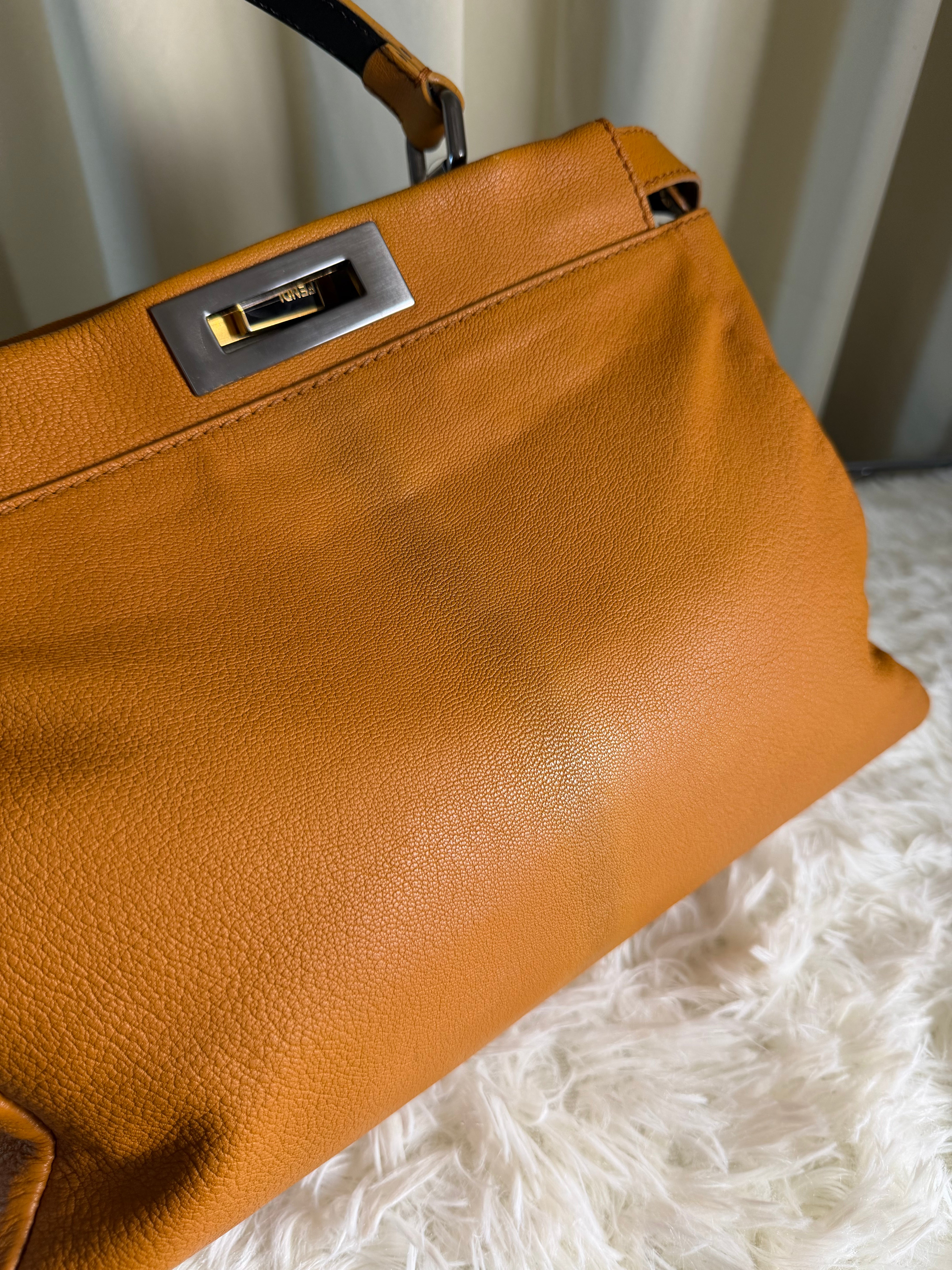 Borsa Fendi Peekaboo