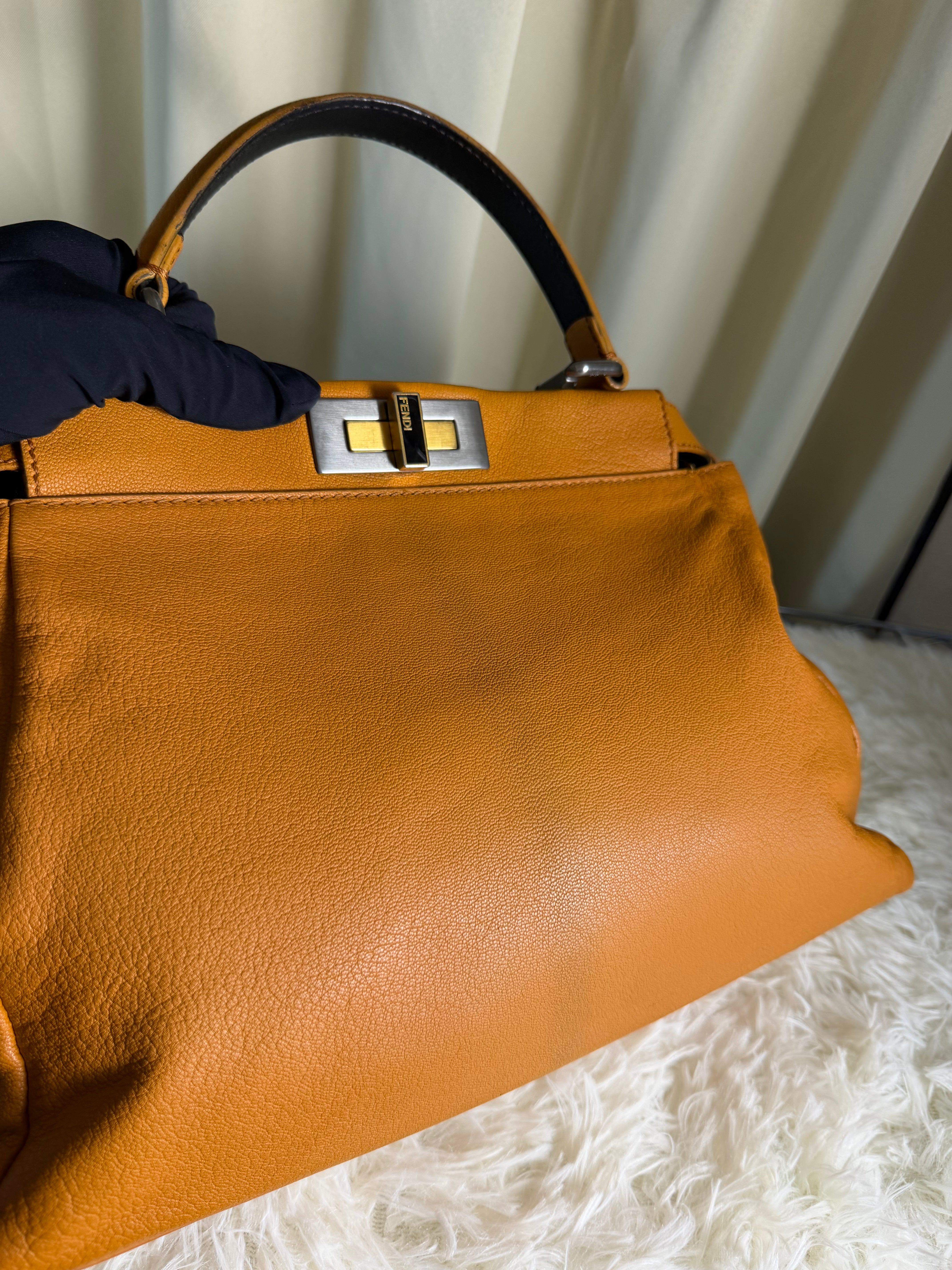 Borsa Fendi Peekaboo
