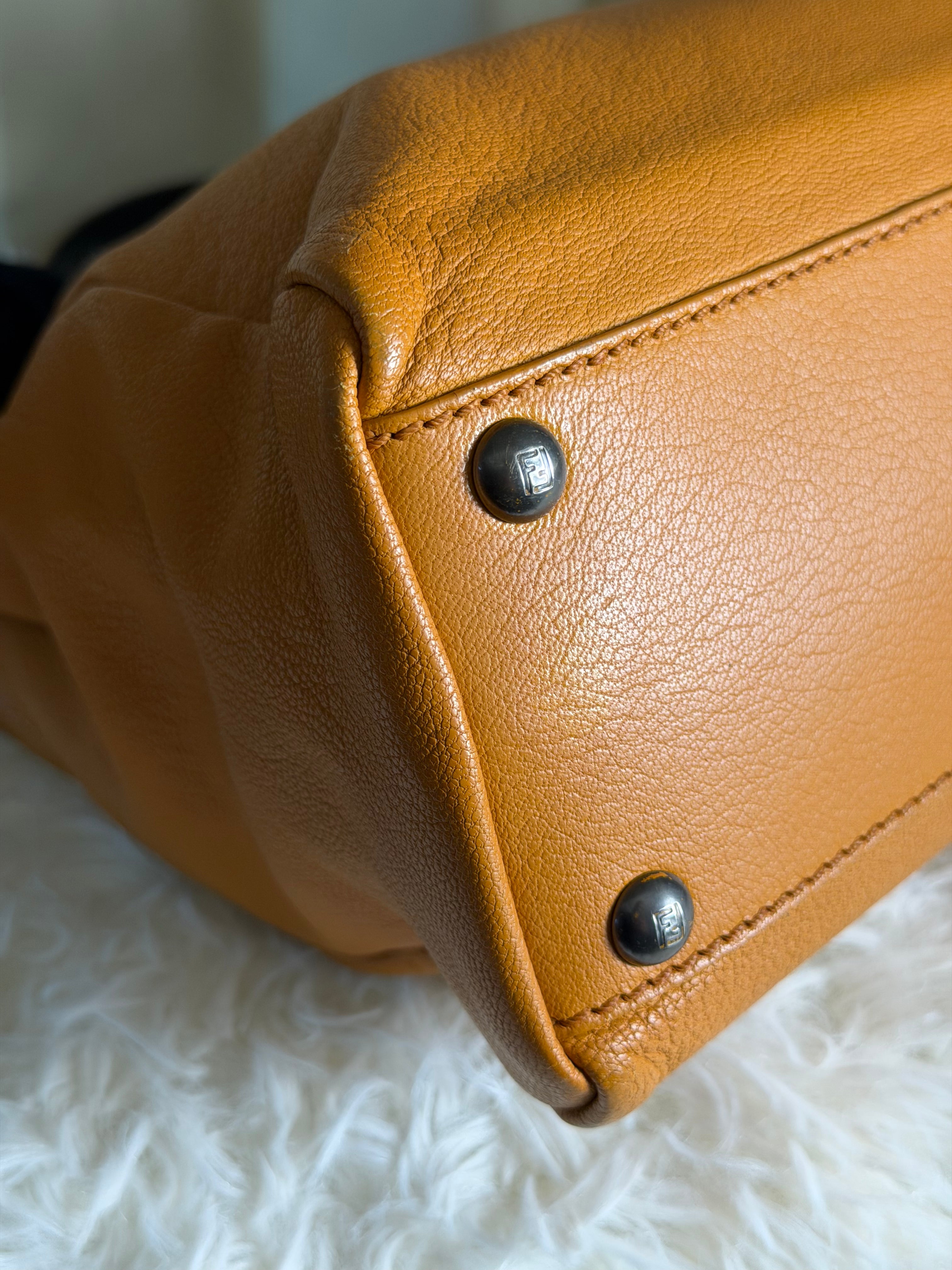 Borsa Fendi Peekaboo