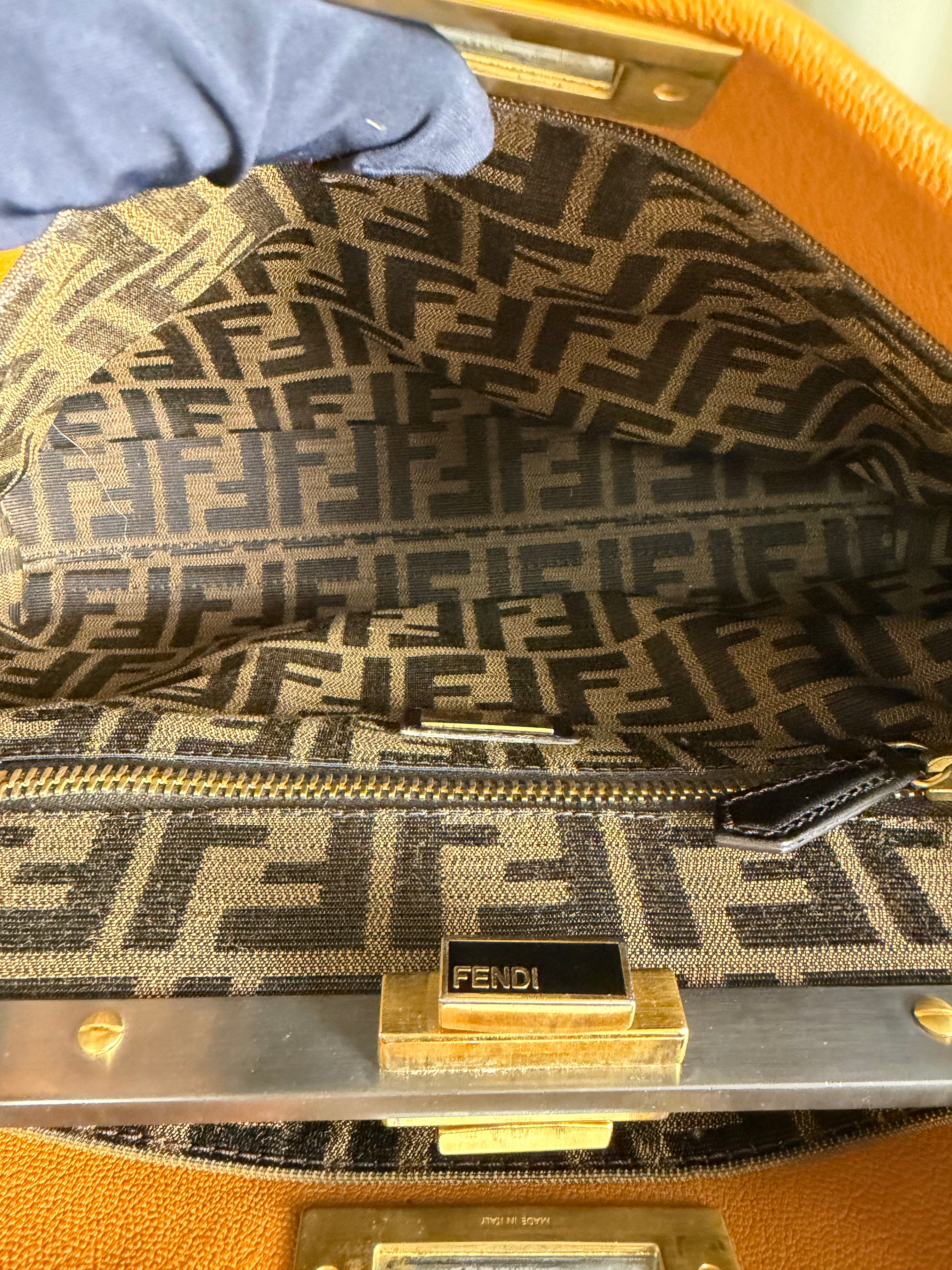 Borsa Fendi Peekaboo