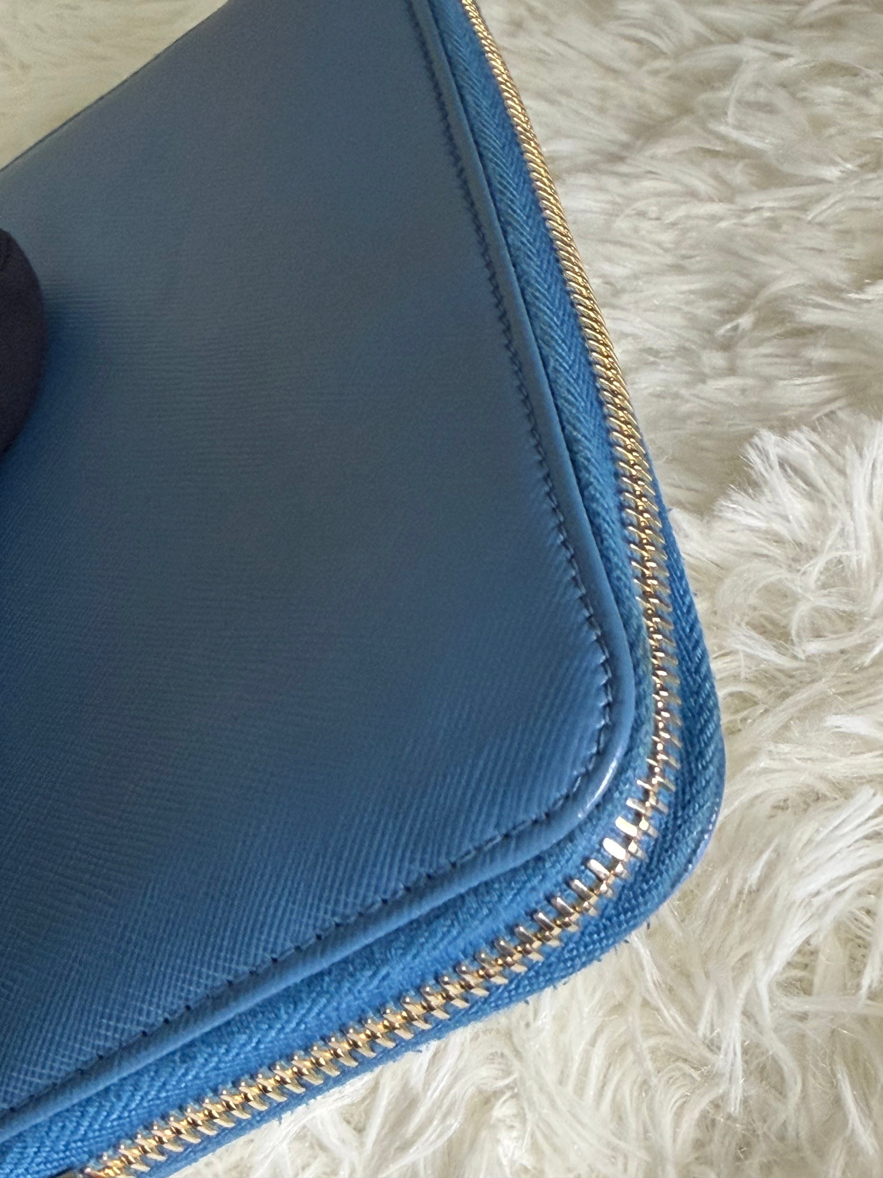 Portafoglio con Zip Prada in Pelle Saffiano