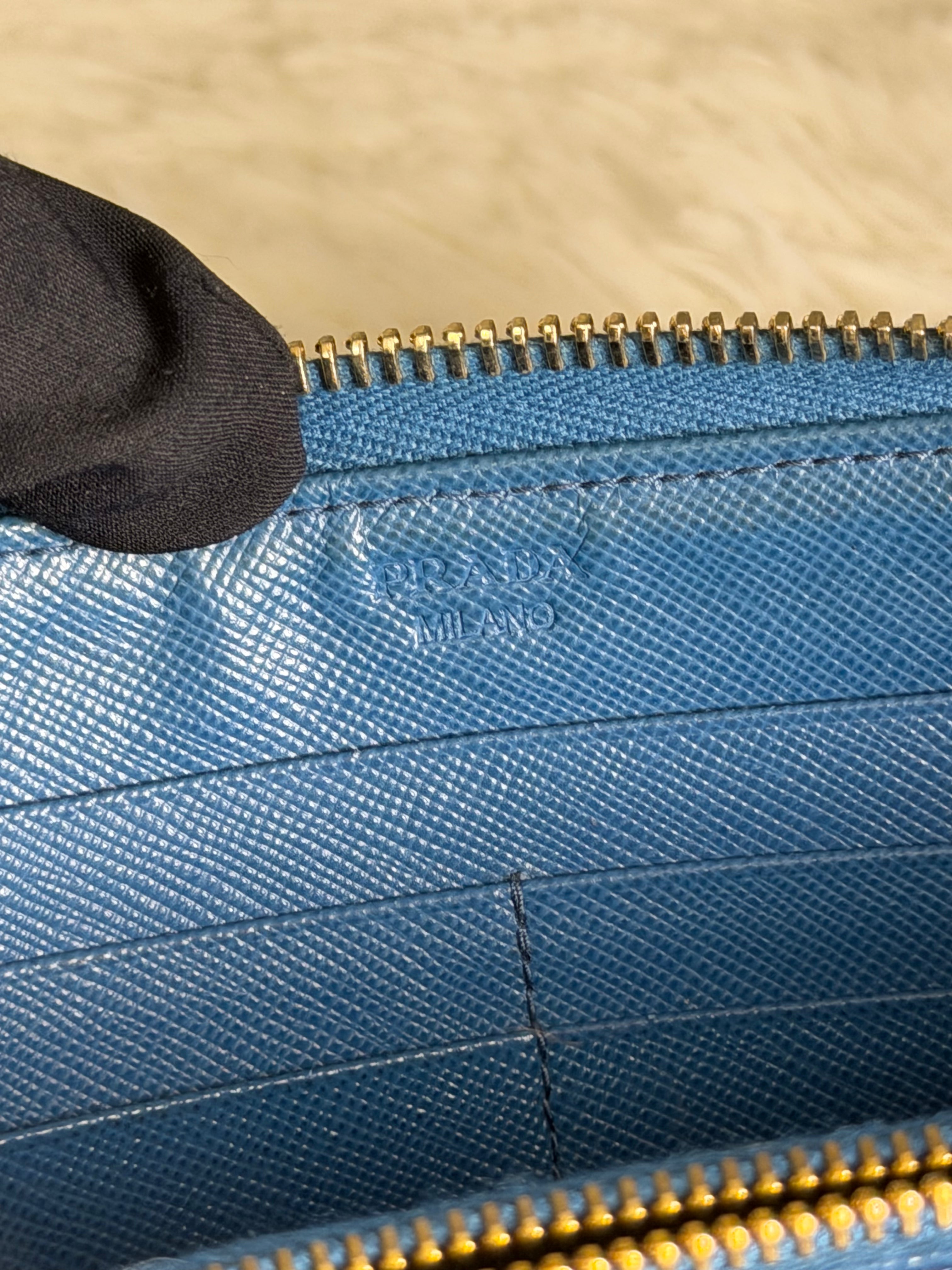 Portafoglio con Zip Prada in Pelle Saffiano
