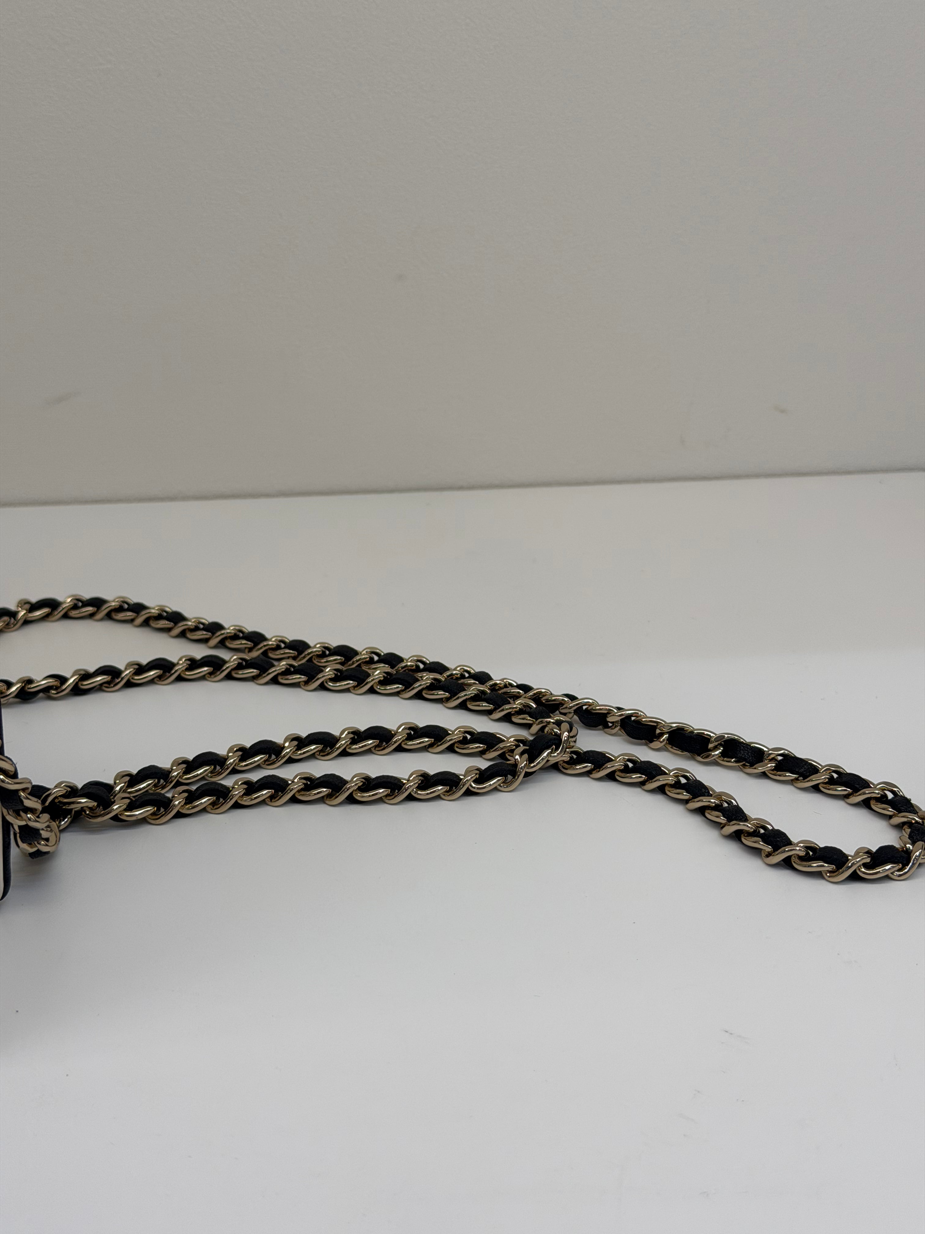 Wallet on Chain Chanel a Forma di Libro