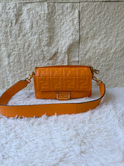 Borsa Fendi Baguette con Tracolla